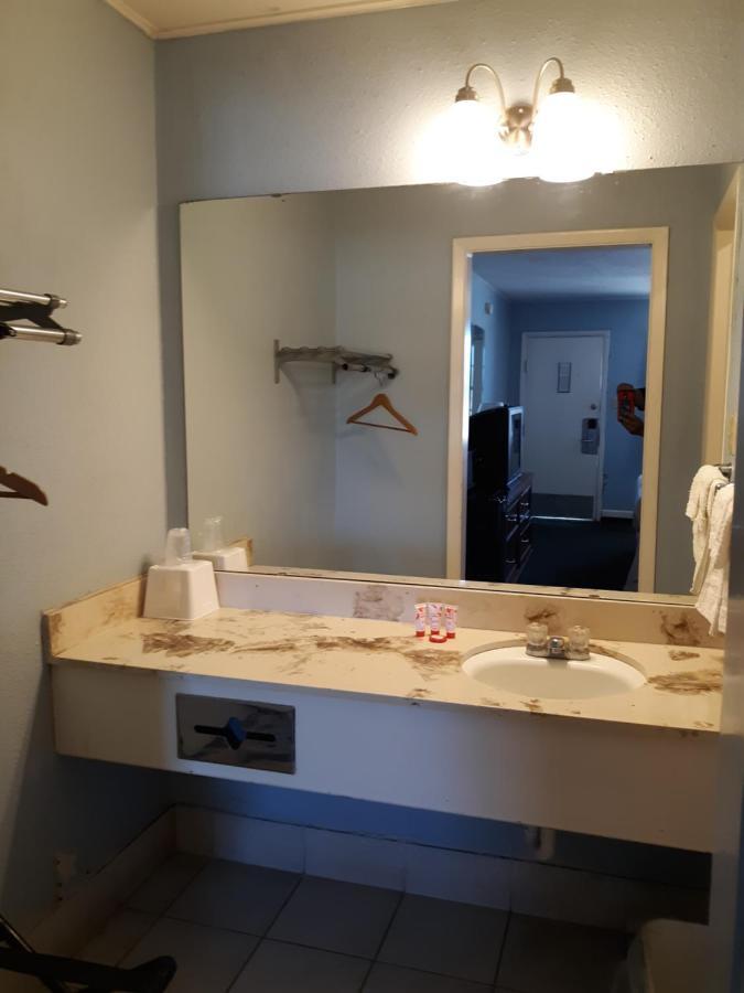 Rest Inn - Extended Stay, I-40 Airport, Wedding & Event Center Amarillo Luaran gambar