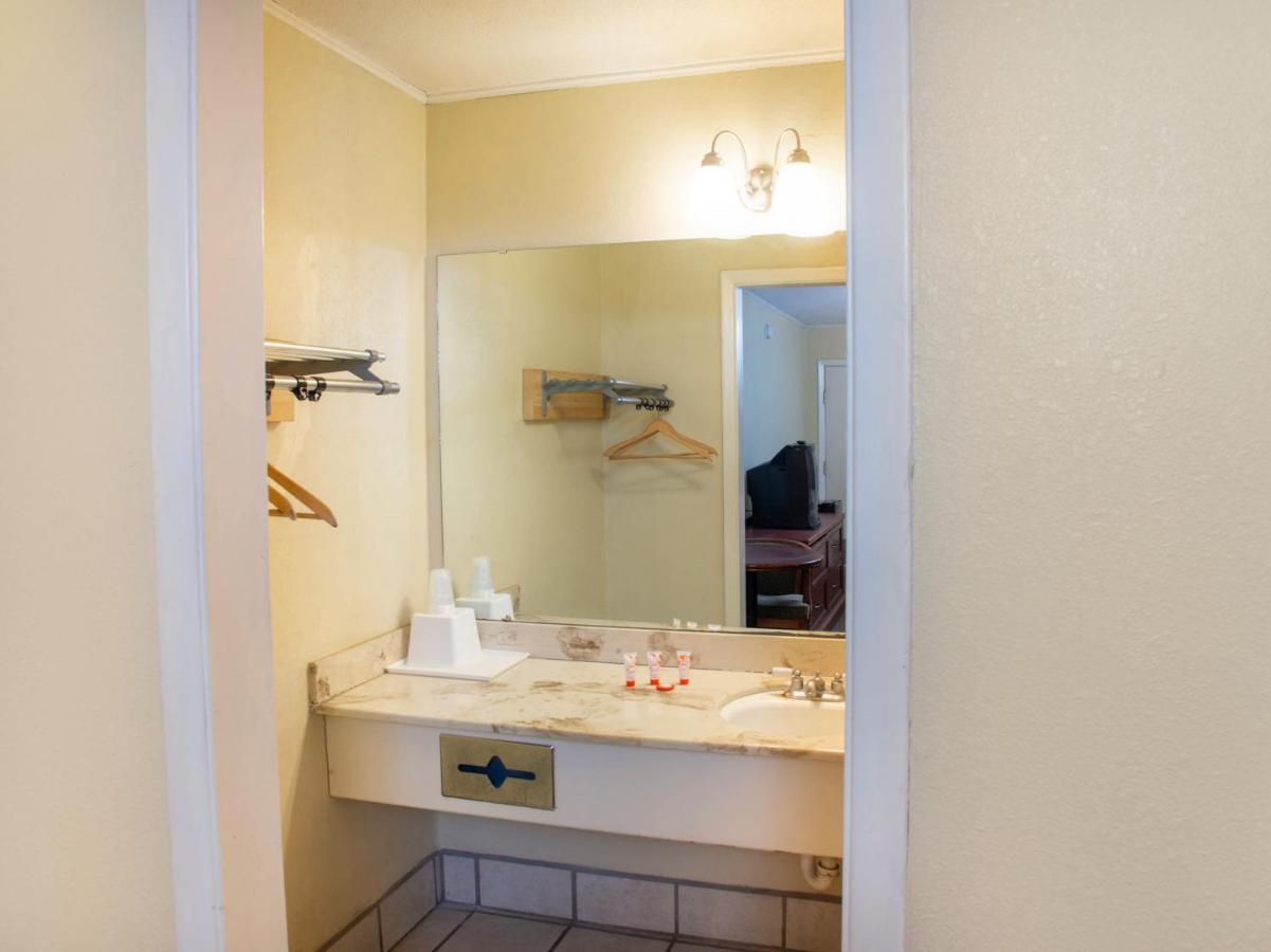 Rest Inn - Extended Stay, I-40 Airport, Wedding & Event Center Amarillo Luaran gambar